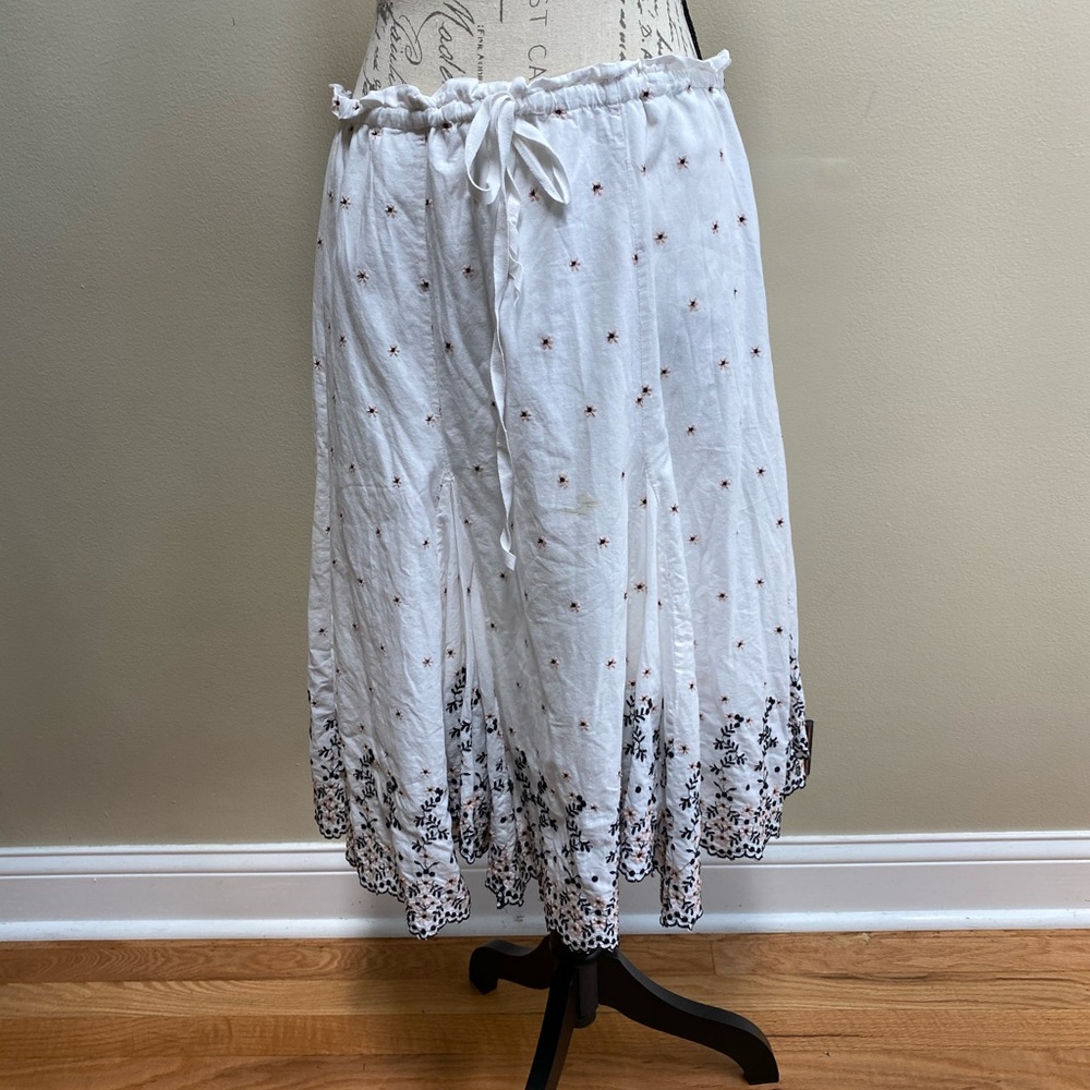 Max Studio Embroidered Floral Skirt